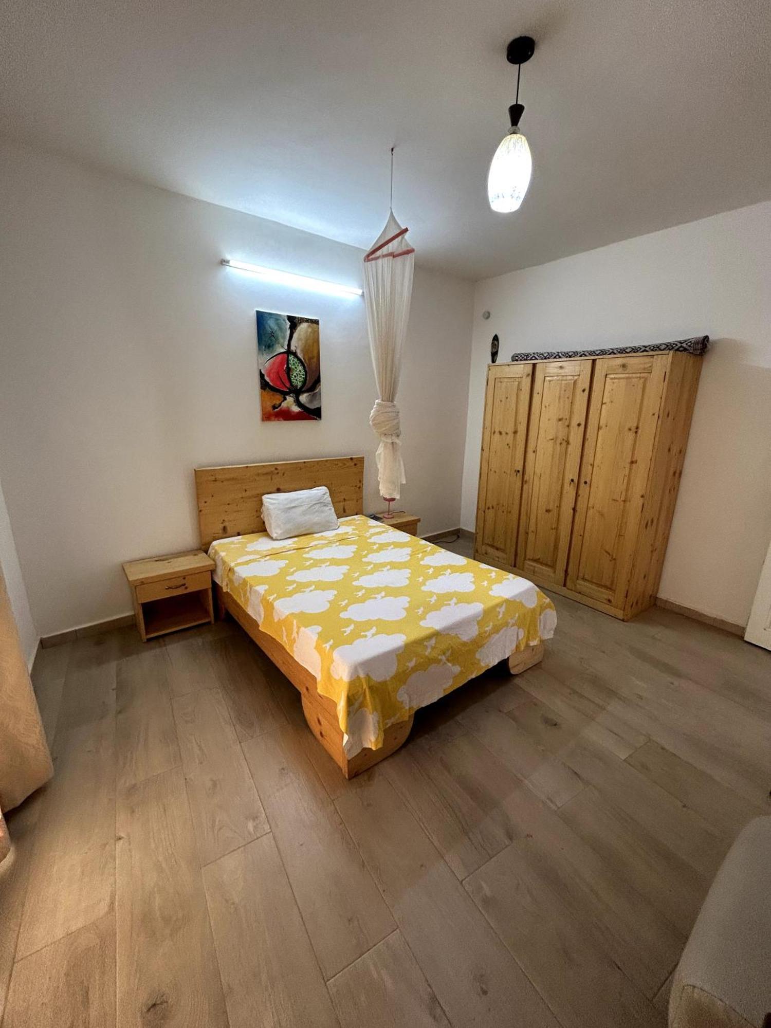 Chambre Spacieuse Avec Balcon - Salle De Bain Exterieure Privee & Breakfast Saint-Louis Zewnętrze zdjęcie